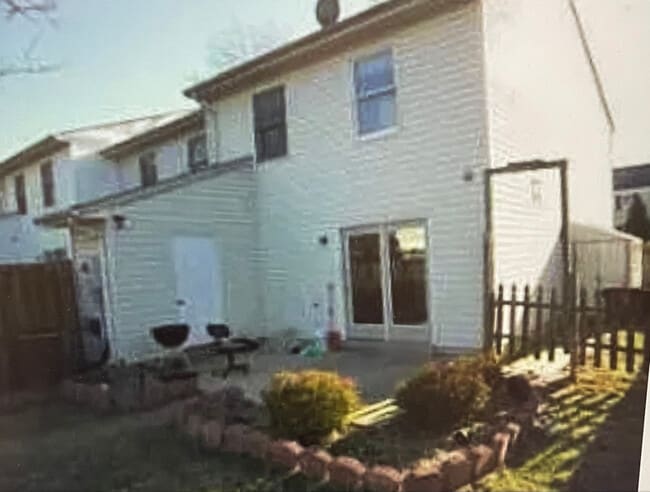 338 Nansemond St SE in Leesburg, VA - Foto de edificio - Building Photo