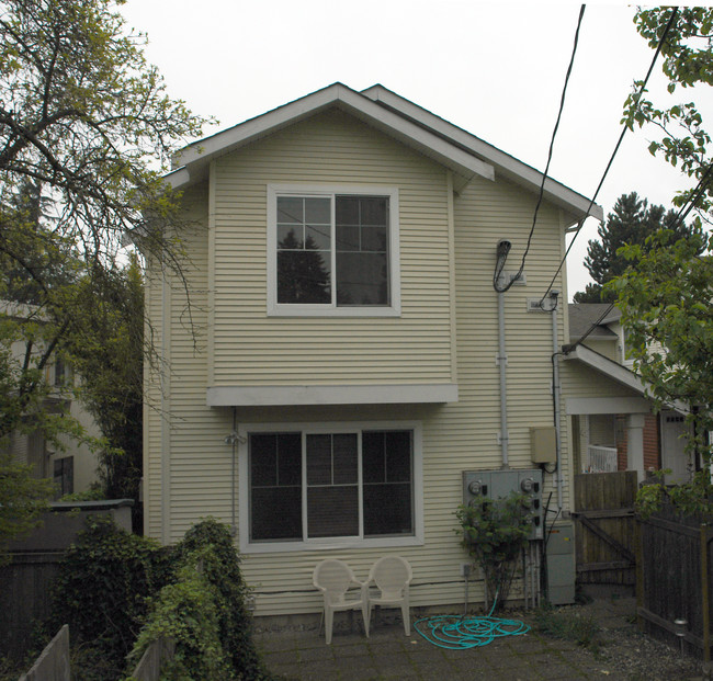 10542 Stone Ave in Seattle, WA - Building Photo - Building Photo