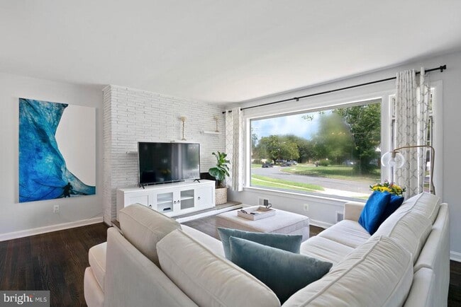 property at 3908 Melvern Pl
