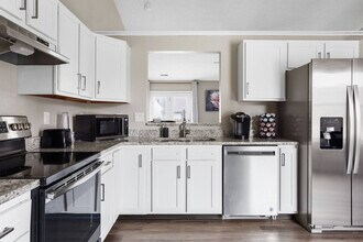 9791 Stonewall Ln in Avon, IN - Foto de edificio - Building Photo