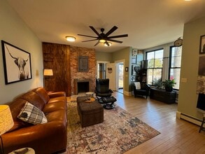 204 Cherry St W in Stillwater, MN - Building Photo - Building Photo