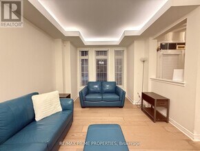 389 William Forster Rd in Markham, ON - Building Photo - Building Photo