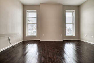 1011 St Paul St in Baltimore, MD - Building Photo - Interior Photo