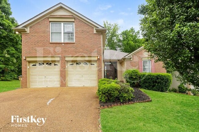 property at 525 Forest Pointe Pl