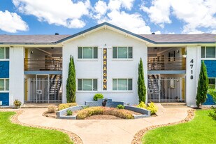 Paragon Apartments in Dallas, TX - Building Photo