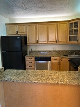 5927 La Pinata Blvd in Greenacres, FL - Foto de edificio - Building Photo