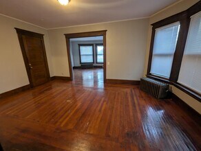 124 Hubinger St, Unit 2 in New Haven, CT - Foto de edificio - Building Photo