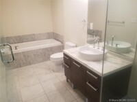 253 NE 2nd St, Unit 1504 in Miami, FL - Building Photo - Building Photo