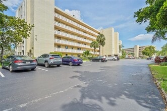 141 SE 3rd Ave in Dania Beach, FL - Building Photo - Building Photo