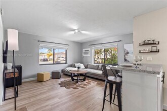 715 NE 6th St in Hallandale Beach, FL - Building Photo - Building Photo