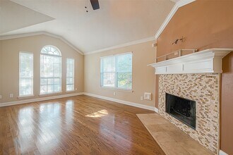 11015 WARATH Oak Ct in Houston, TX - Building Photo - Building Photo