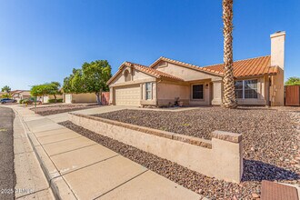 5340 W Oraibi Dr in Glendale, AZ - Building Photo - Building Photo