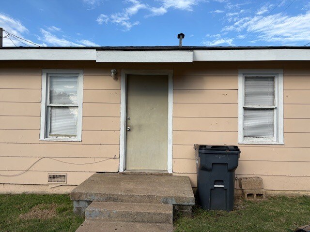 1906 NW 20th St in Lawton, OK - Building Photo