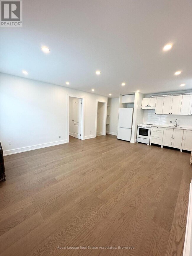property at 237 Lakeshore Rd E