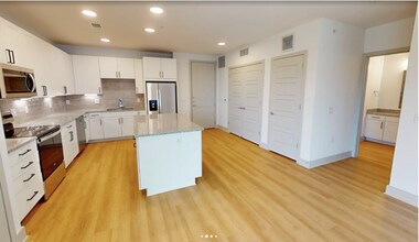 2422 Firewheel Pkwy, Unit 2320 in Garland, TX - Foto de edificio - Building Photo