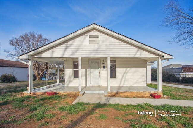 313 Derr St in Stanley, NC - Foto de edificio - Building Photo