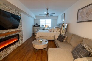 5-25 Beach 138th St in Queens, NY - Building Photo