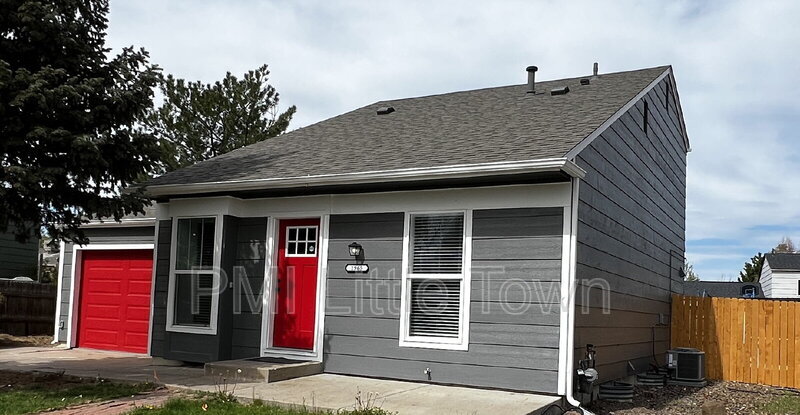 1965 Cathay St in Aurora, CO - Building Photo
