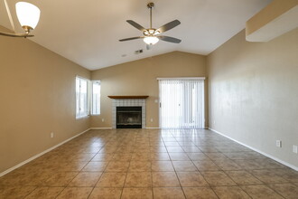 1102 E Villa Theresa Dr in Phoenix, AZ - Building Photo - Building Photo