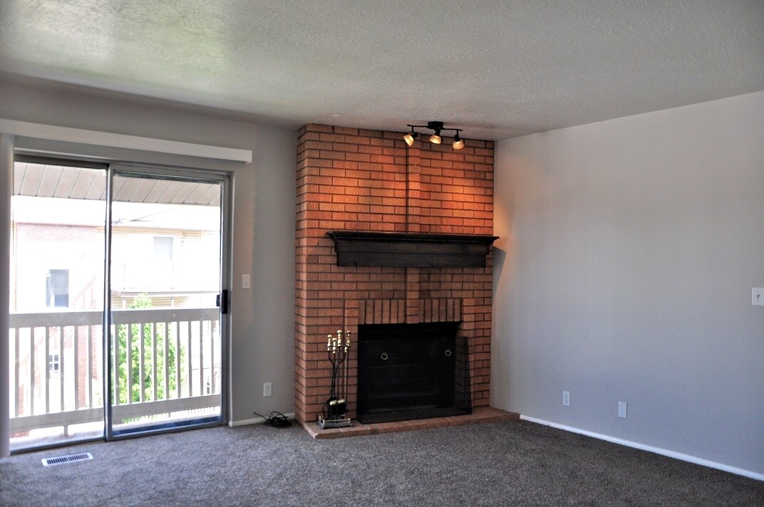 2786 West 5550 South, Unit C9 in Roy, UT - Building Photo