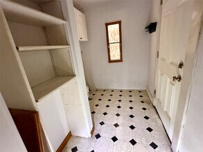 202 S Magnolia St in Highlands, TX - Building Photo - Building Photo