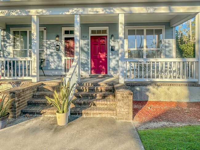 826 E Anderson St, Unit CHARMING VICTORIAN HOME in Savannah, GA - Foto de edificio - Building Photo