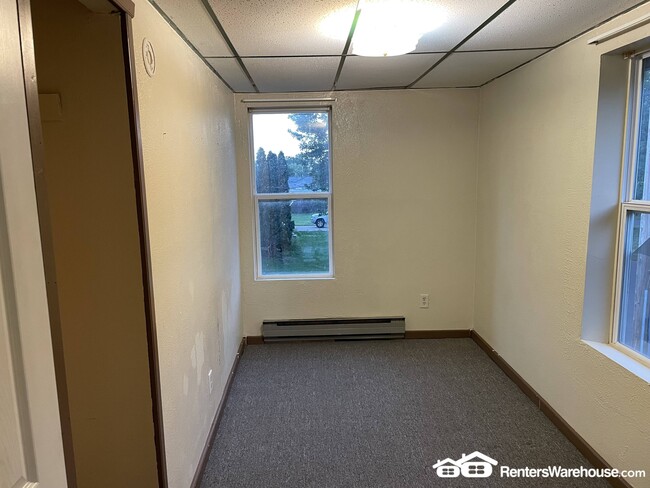 216 1/2 E Slocumb St in Rice Lake, WI - Foto de edificio - Building Photo