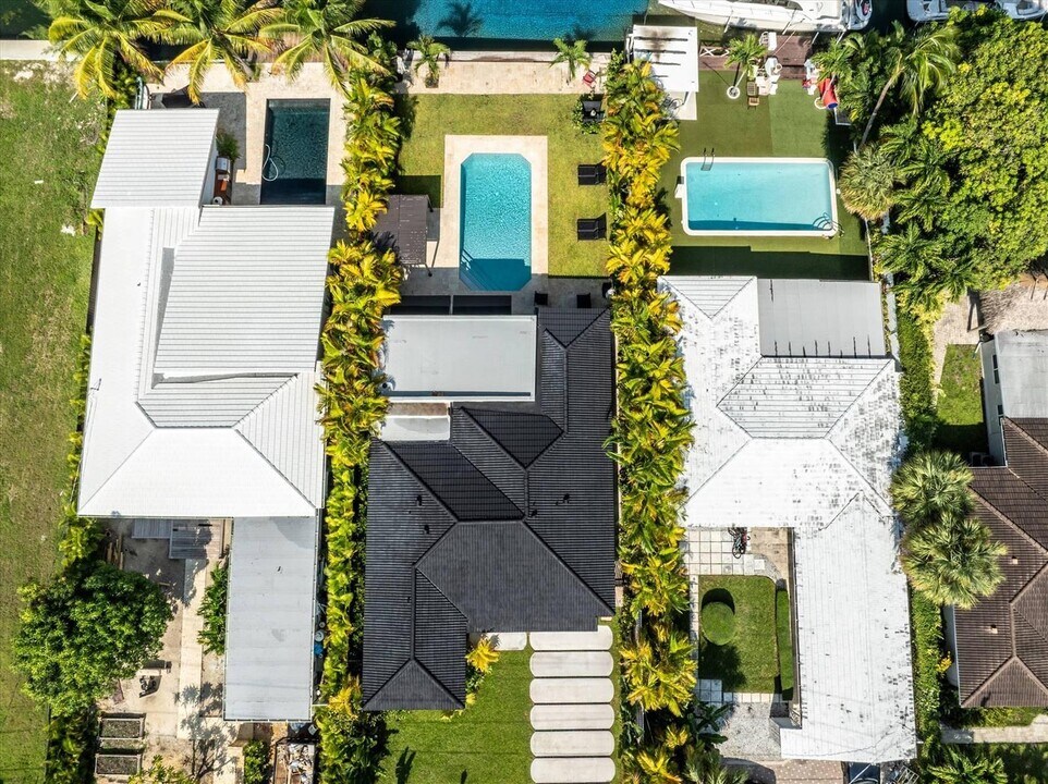 7610 Bayside Ln in Miami Beach, FL - Building Photo