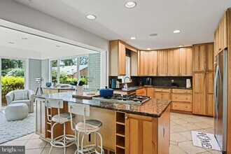 8633 Janet Ln in Vienna, VA - Building Photo - Building Photo