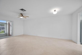 2765 Ashley Dr W in West Palm Beach, FL - Building Photo - Building Photo