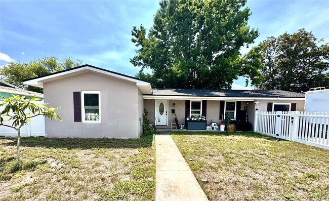 property at 1348 E Hancock Dr