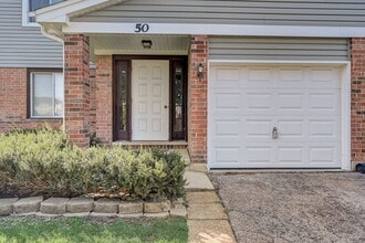 50 Terry Dr in Roselle, IL - Foto de edificio - Building Photo