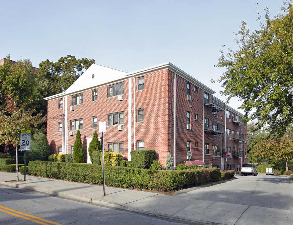 260 Centre Ave in New Rochelle, NY - Building Photo