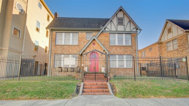 401 W Clay St in Houston, TX - Building Photo - Building Photo