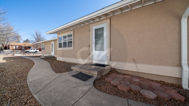 property at 1827 W Kiowa St