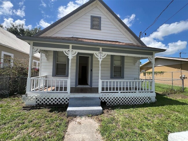 property at 1936 W Cherry St
