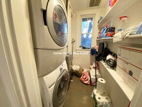 201 E Cottage St, Unit 2 in Boston, MA - Foto de edificio - Building Photo