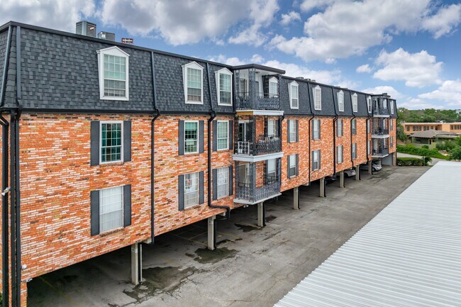 Georgian Condominiums