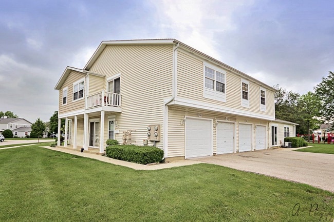 1302 Fore Ct in Wheeling, IL - Building Photo - Building Photo