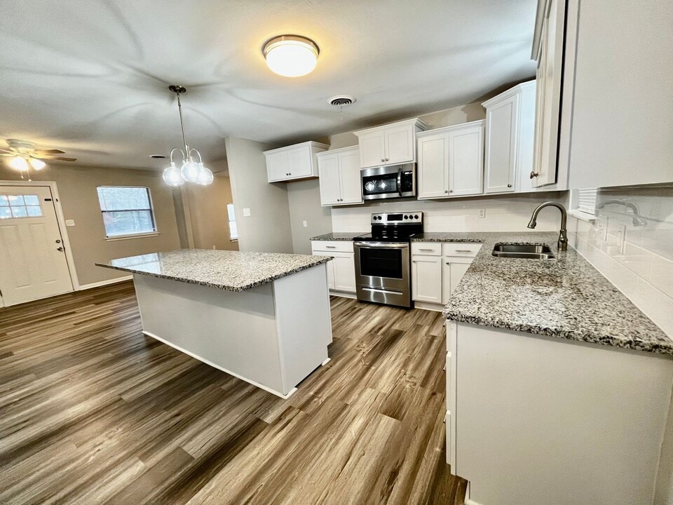 1003 Watson Pl in Benton, AR - Building Photo