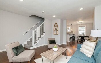 1330 W 37th St in Baltimore, MD - Foto de edificio - Building Photo