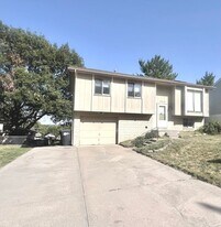 4723 N 129th Ave in Omaha, NE - Building Photo