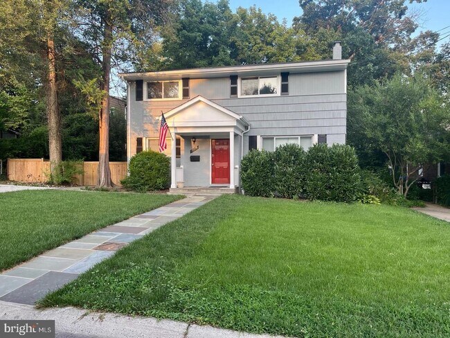 property at 10115 Hereford Pl