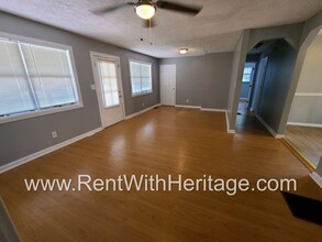6537 Elsie St in Douglasville, GA - Building Photo - Building Photo