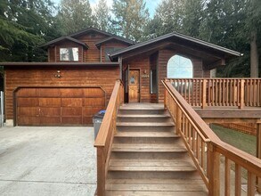 2044 NE Ivy Rd in Bremerton, WA - Building Photo - Building Photo