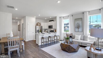 57 Arlotta St in Glassboro, NJ - Foto de edificio - Building Photo