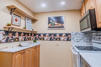 3710 Inverrary Dr, Unit 2S in Lauderhill, FL - Building Photo - Building Photo