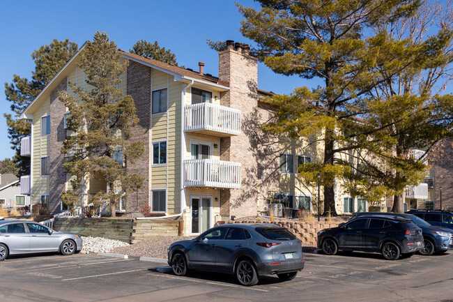 Spinnaker Run Condos in Aurora, CO - Building Photo - Building Photo