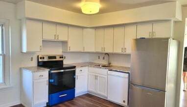 1907 W Point Pike, Unit 2nd Floor in Lansdale, PA - Building Photo - Building Photo