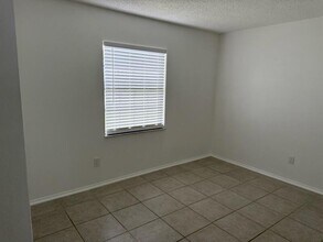 1561 SE Arenson Ln in Port St. Lucie, FL - Building Photo - Building Photo